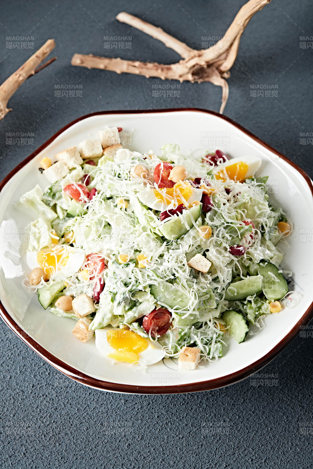 马苏里拉奶酪拌沙拉