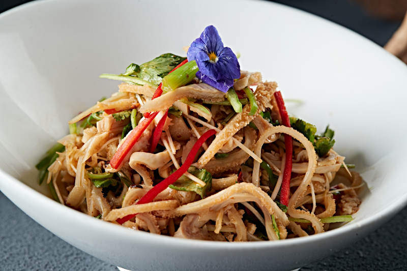 香菜彩椒丝凉拌毛肚丝