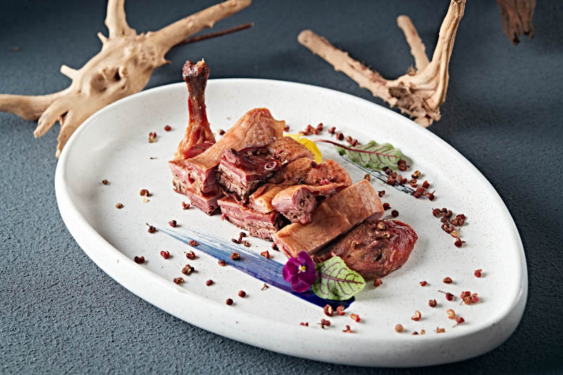 分切半只花椒鹵水鴨