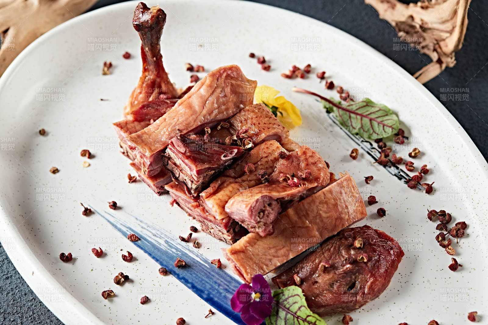 分切半只花椒鹵水鴨