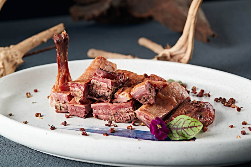 分切半只花椒鹵水鴨