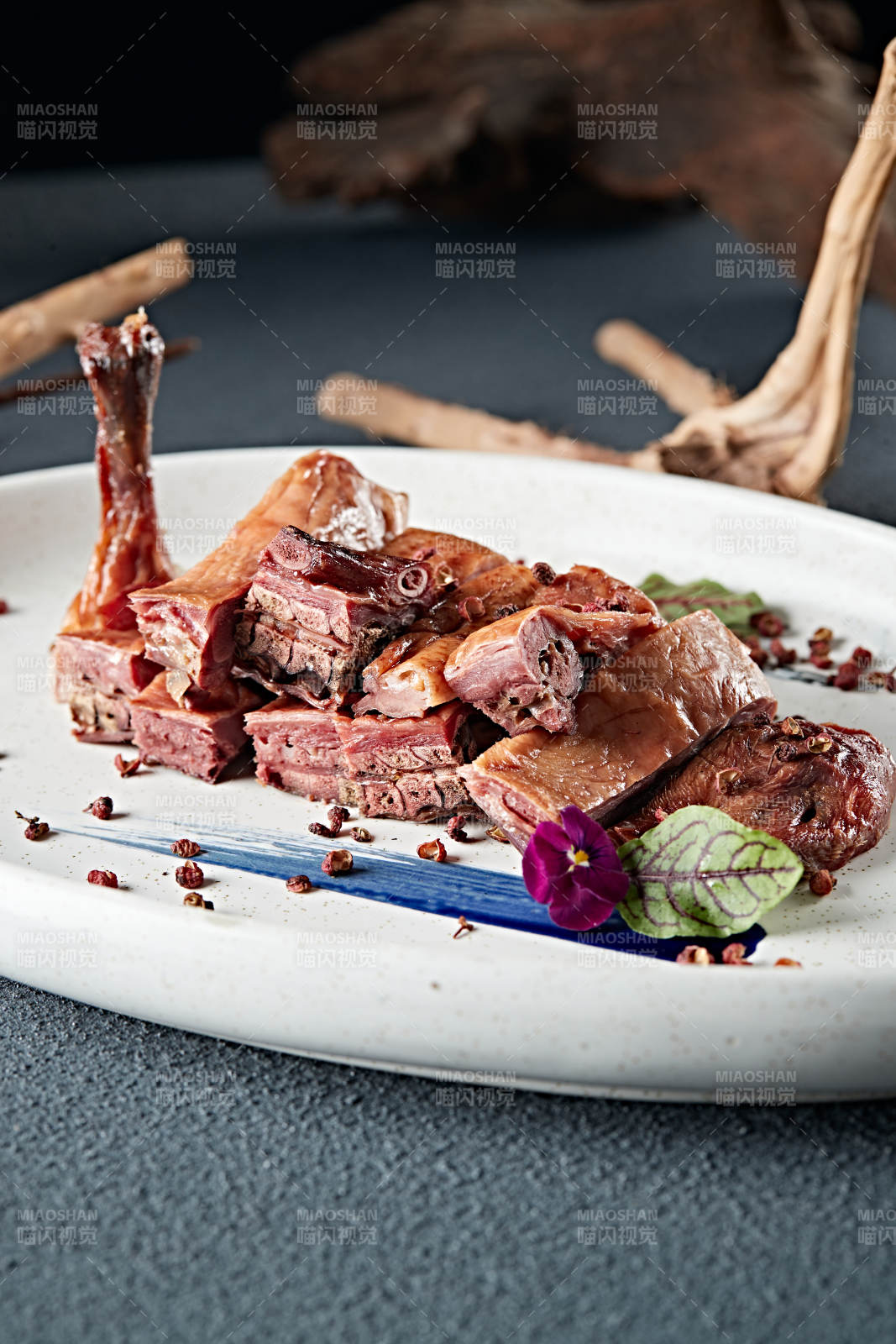 分切半只花椒鹵水鴨