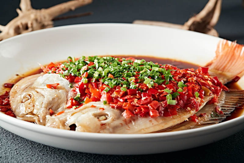 剁椒豉油蒸鲷鱼