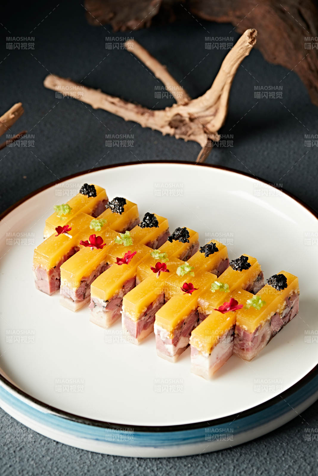 黑松露配五香皮冻压肘花