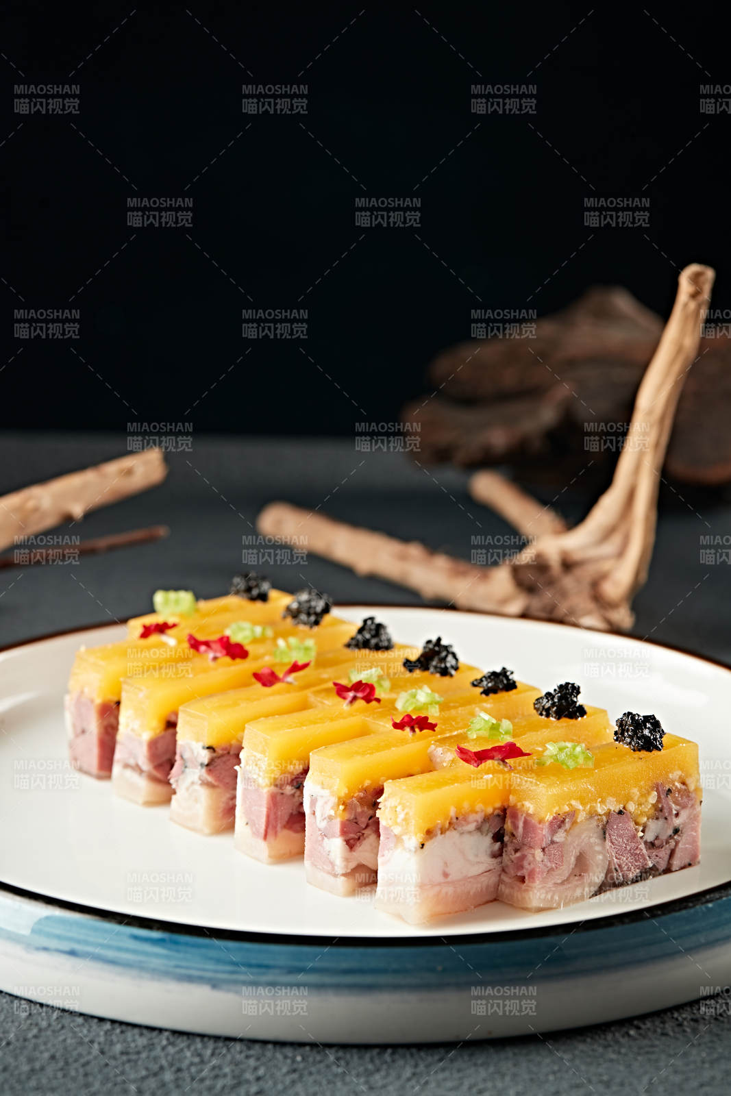 黑松露配五香皮冻压肘花