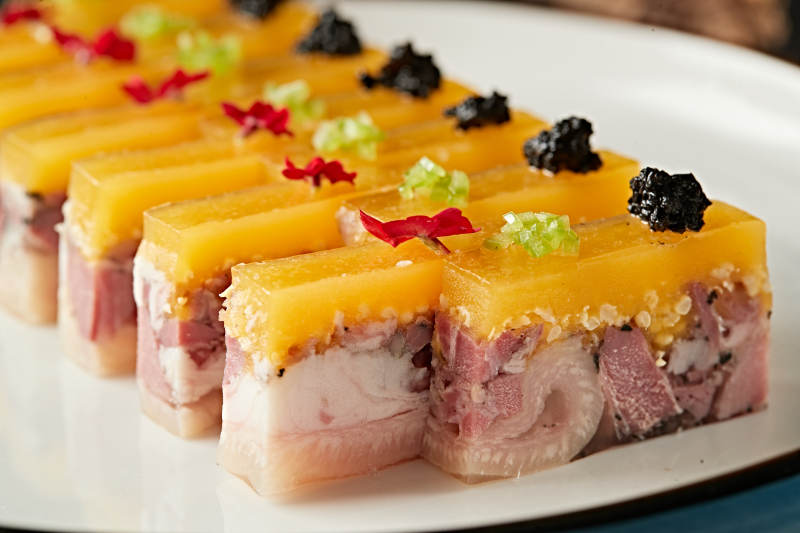 黑松露配五香皮冻压肘花