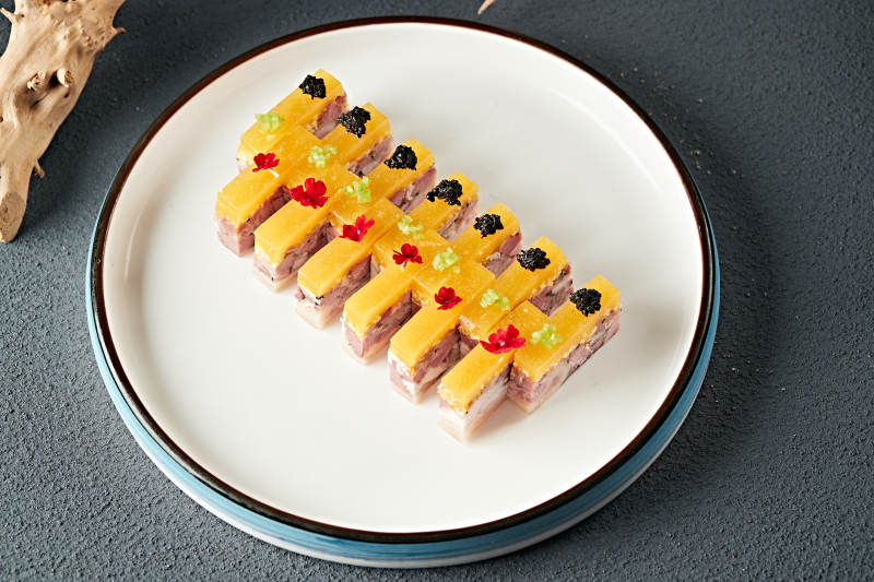 黑松露配五香皮冻压肘花