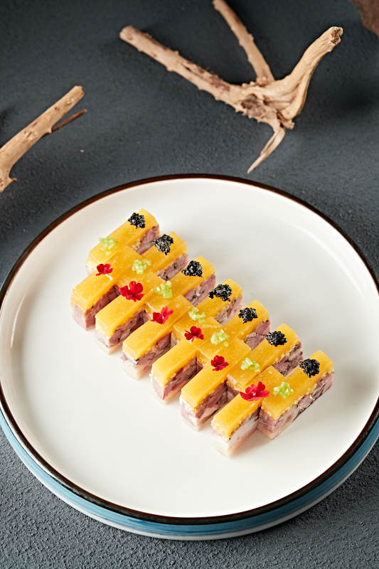 黑松露配五香皮冻压肘花