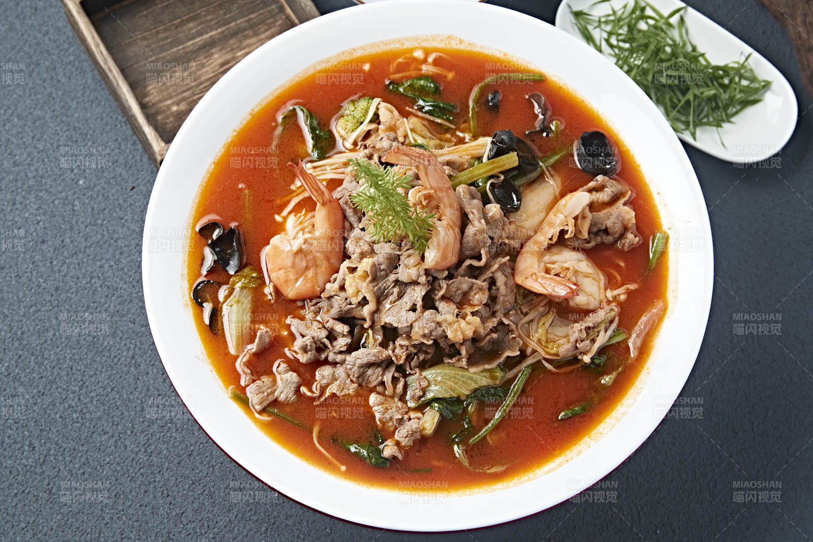 酸汤羊肉烩大虾