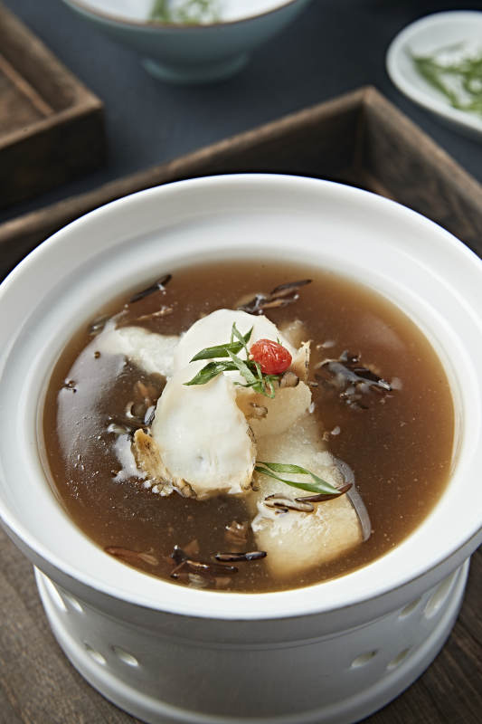 浓汤滋补竹荪炖鲍鱼