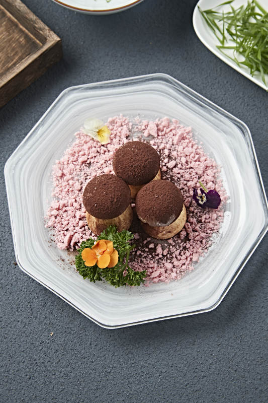 巧克力撒粉的丝滑奶香布丁