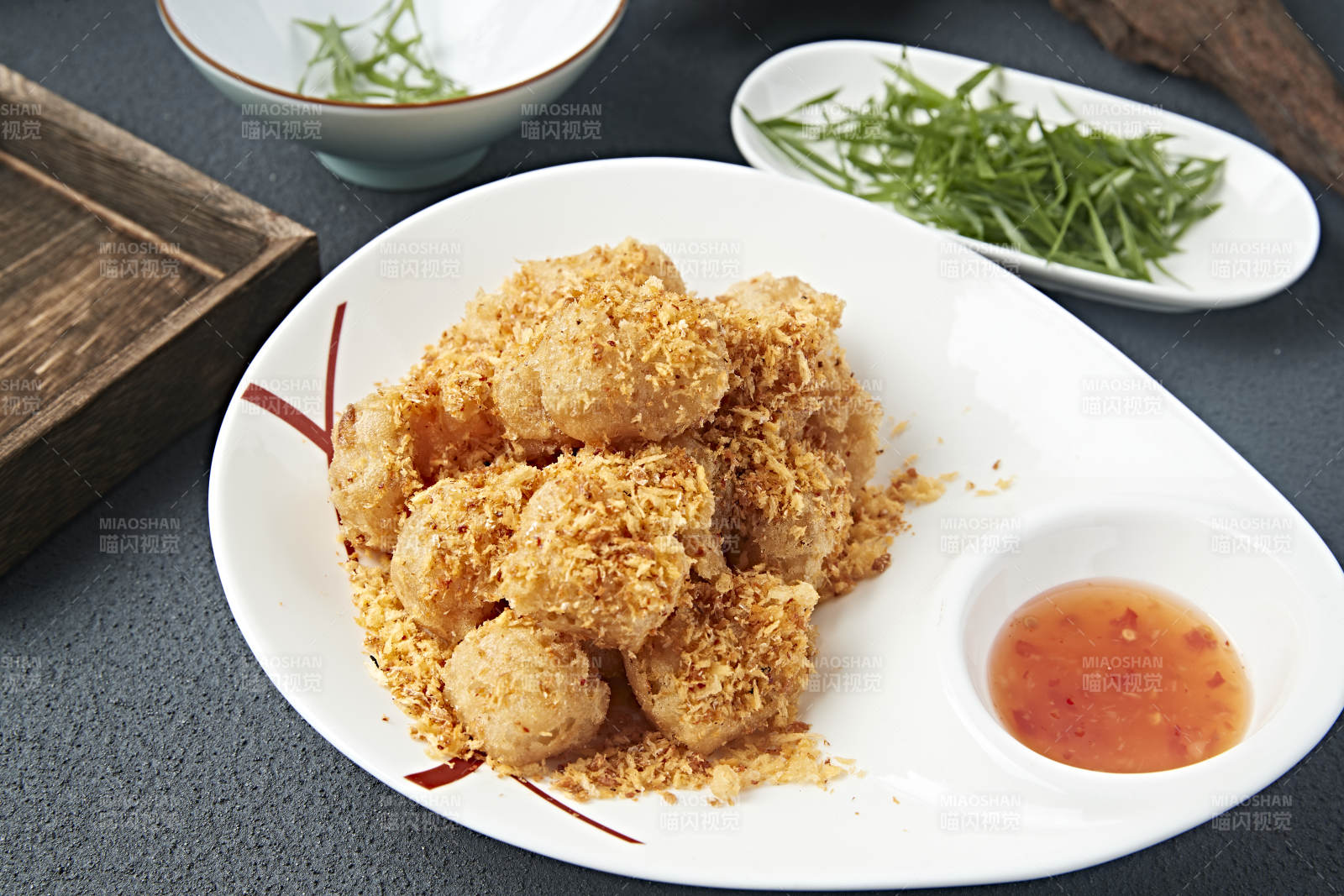 避風塘面包糠炸鮮墨魚丸