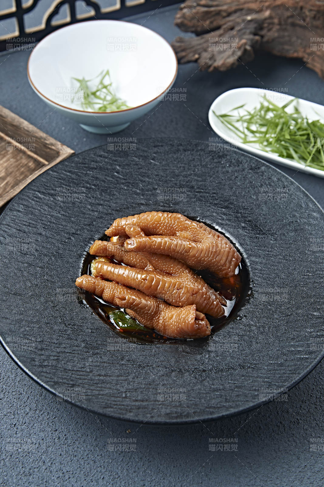 紅油酸辣雞腳-攝影圖