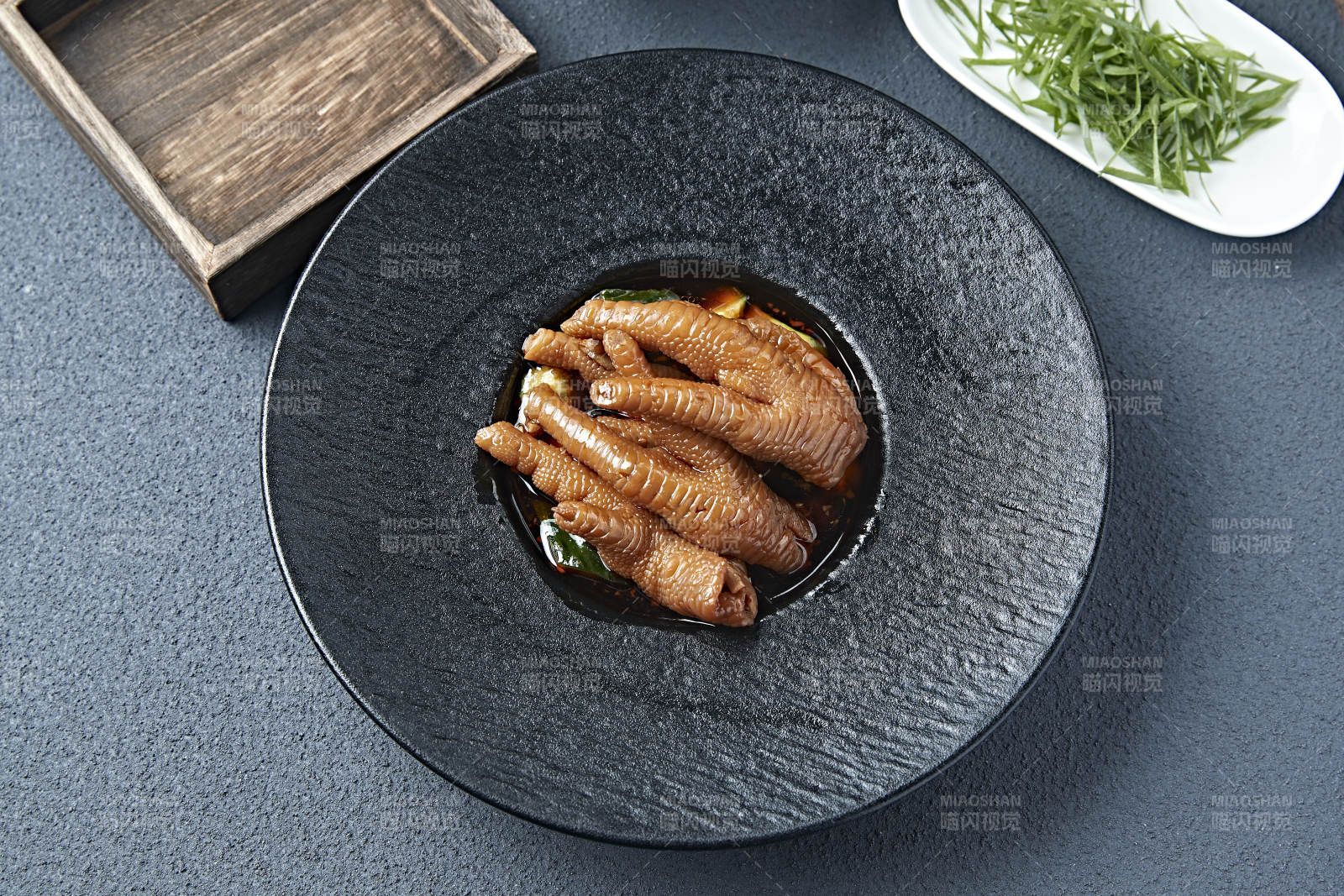 紅油酸辣雞腳-攝影圖