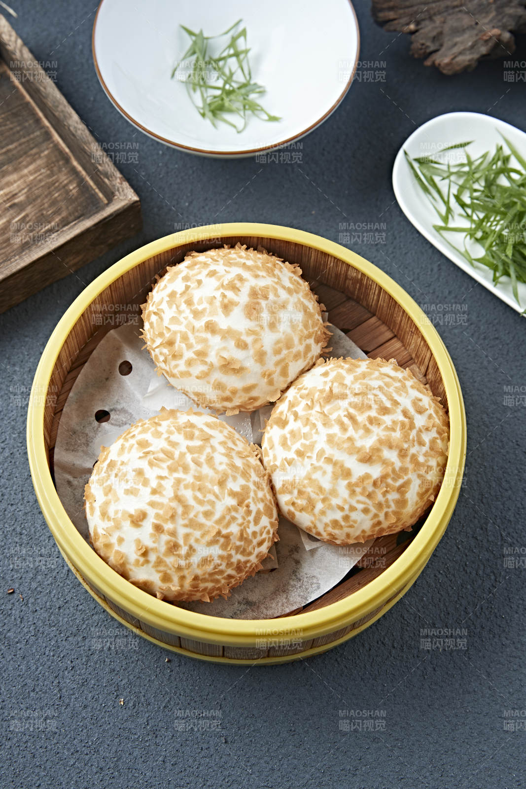 港式茶餐奶黃流沙包