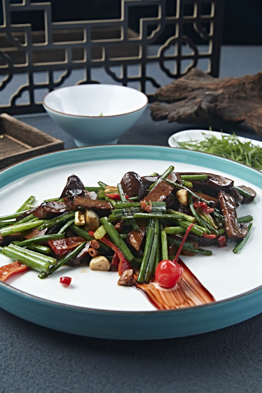 蒜香爆炒牛肝菌