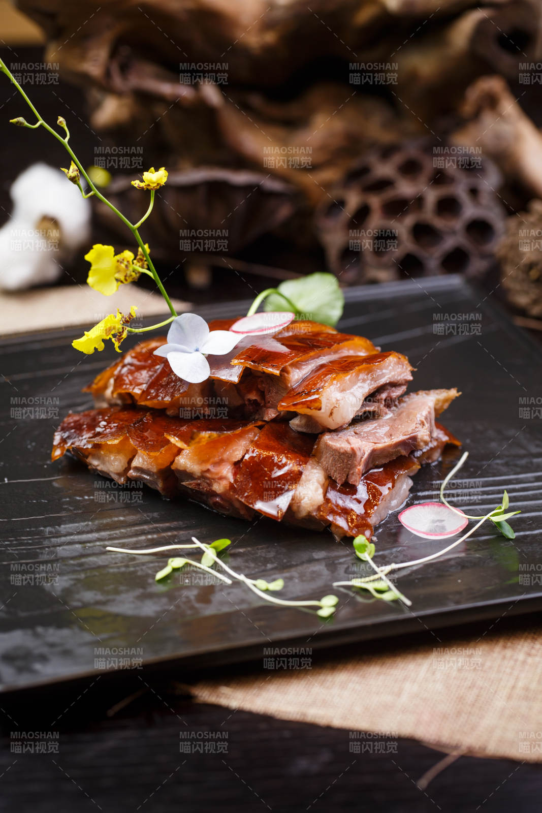 广式蜜汁叉烧鹅