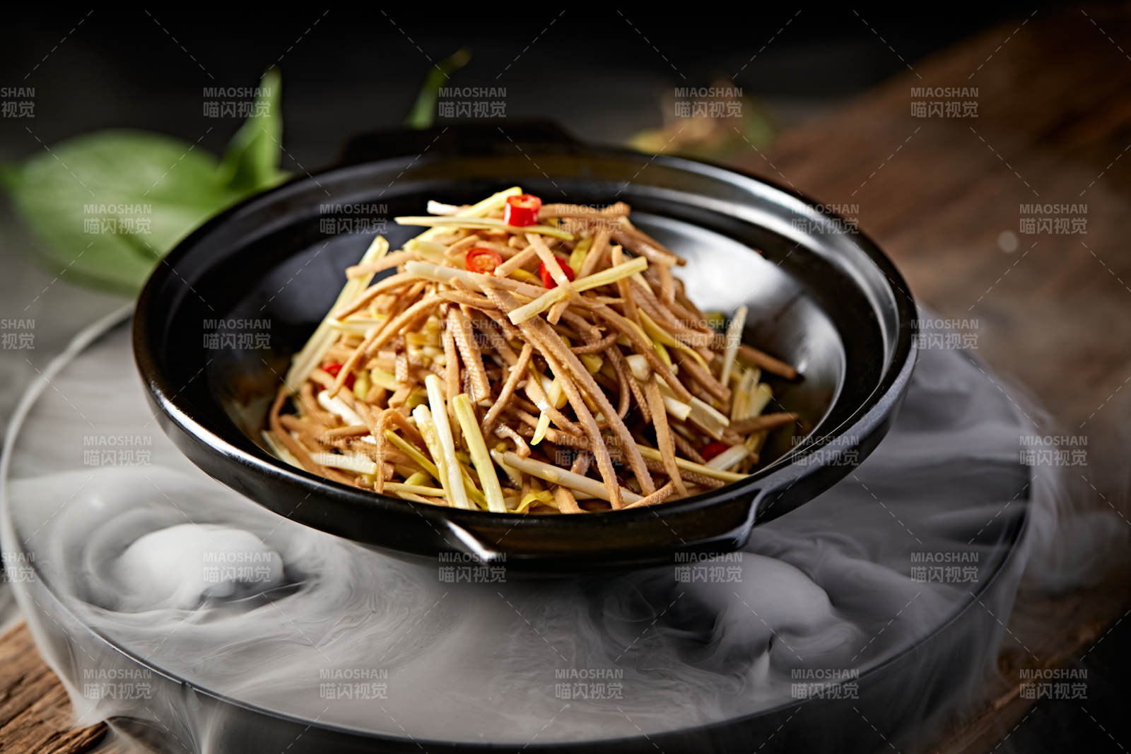 砂锅米椒韭黄黑豆腐丝