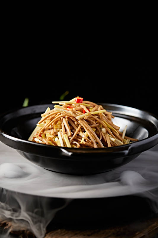 砂锅米椒韭黄黑豆腐丝