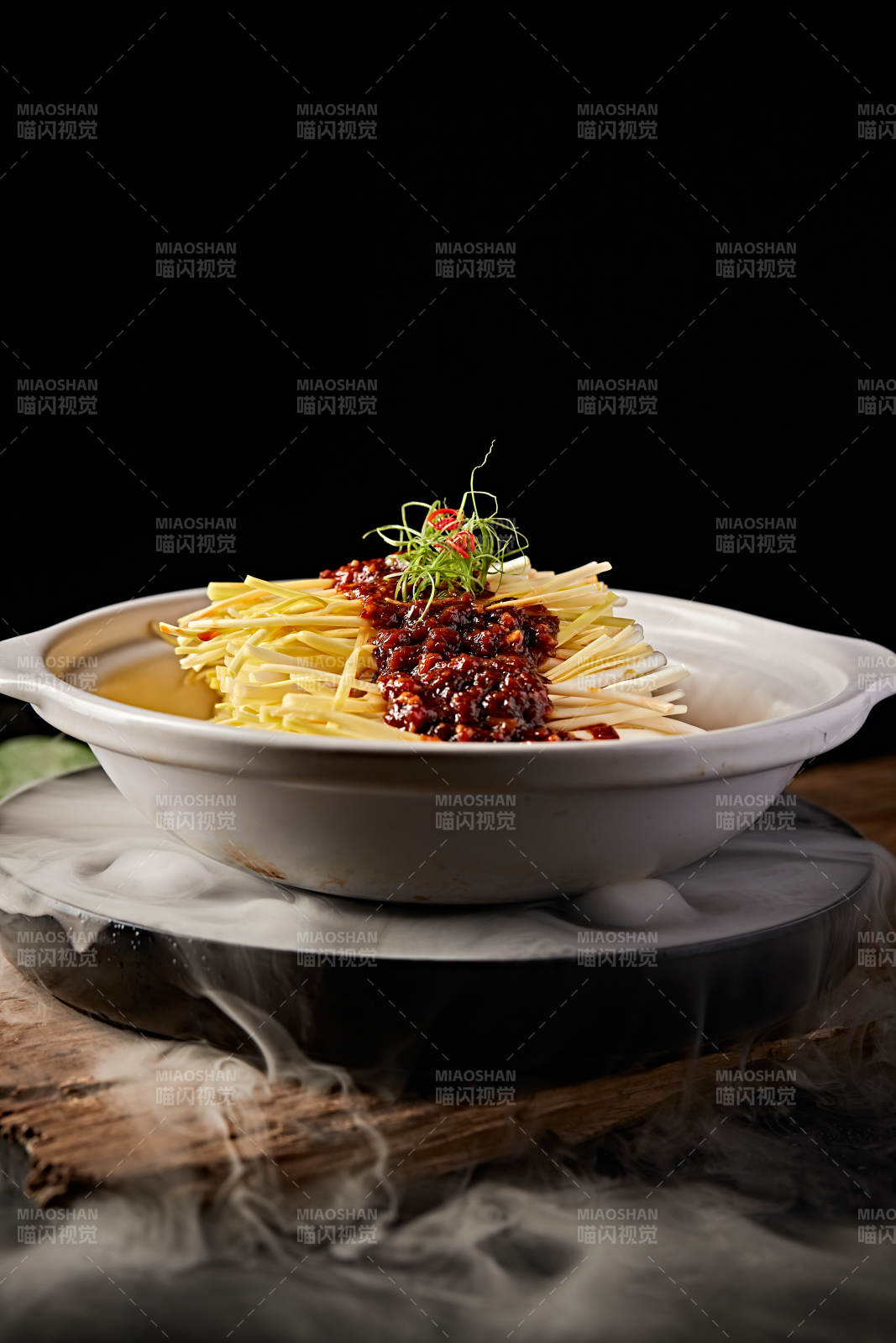 砂锅肉酱焗蒜黄