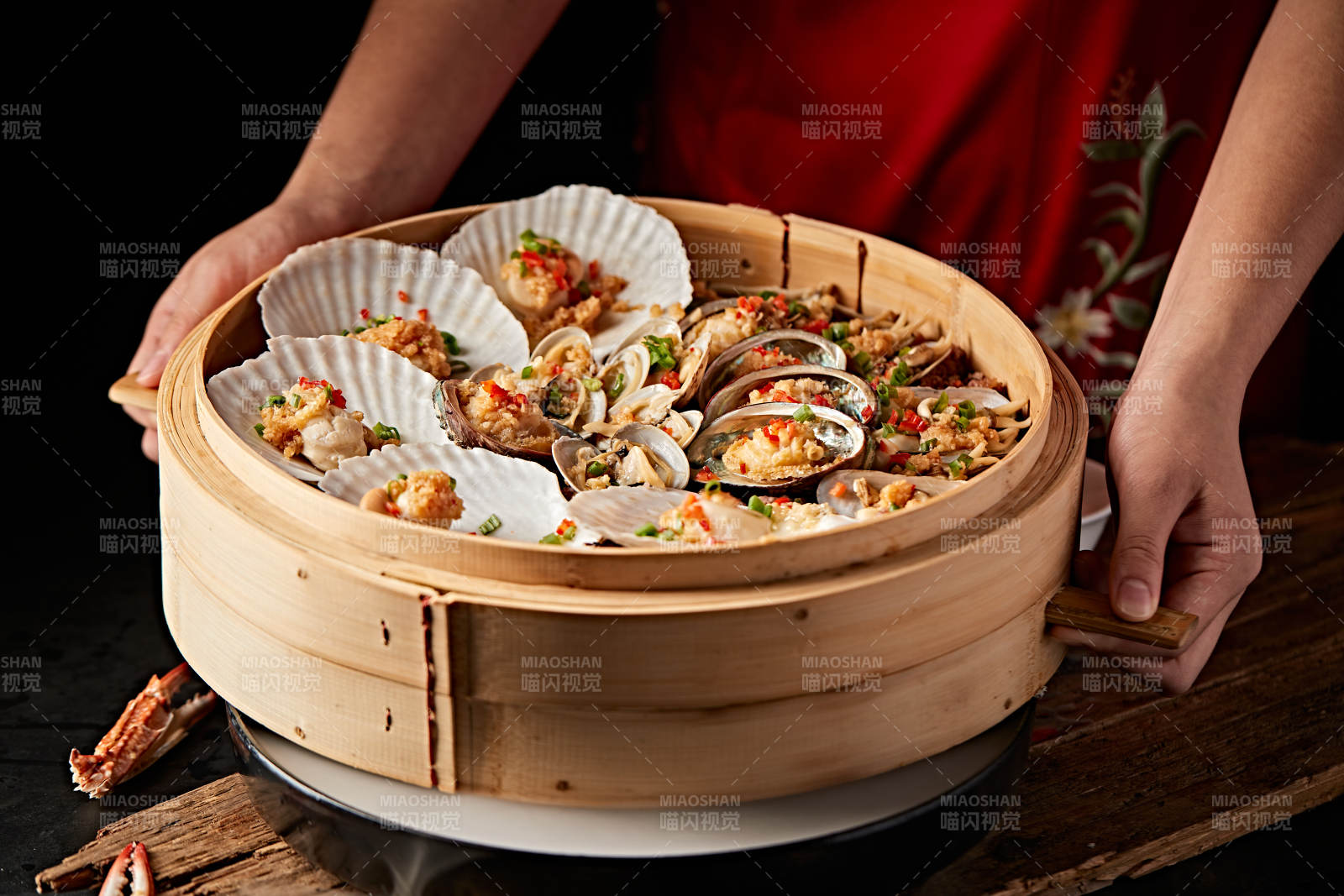 籠屜香蒸蒜蓉香辣海鮮大咖