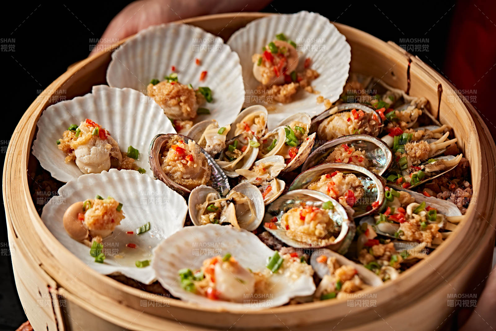 籠屜香蒸蒜蓉香辣海鮮大咖