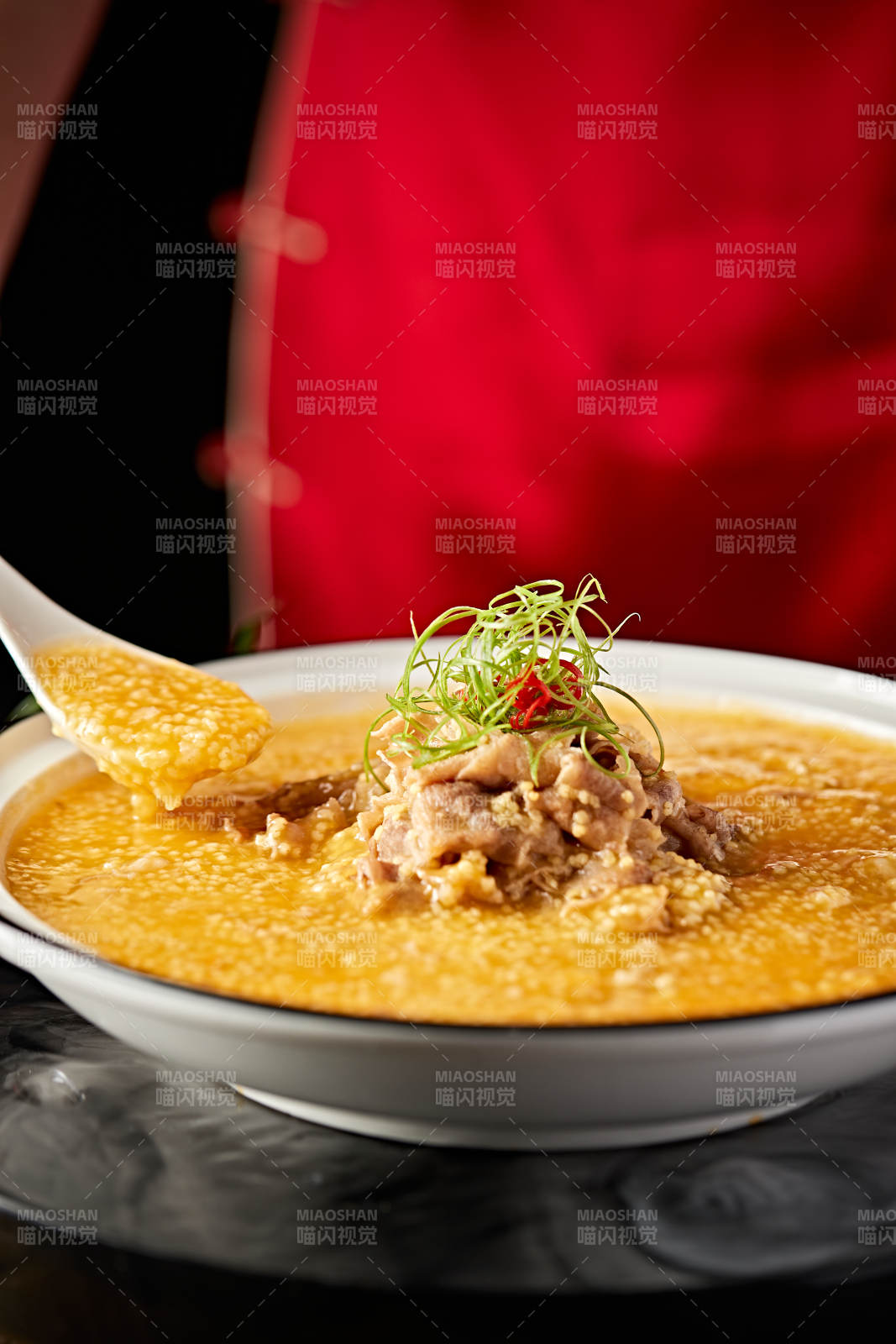 肥牛鮑魚粒滋補金米粥