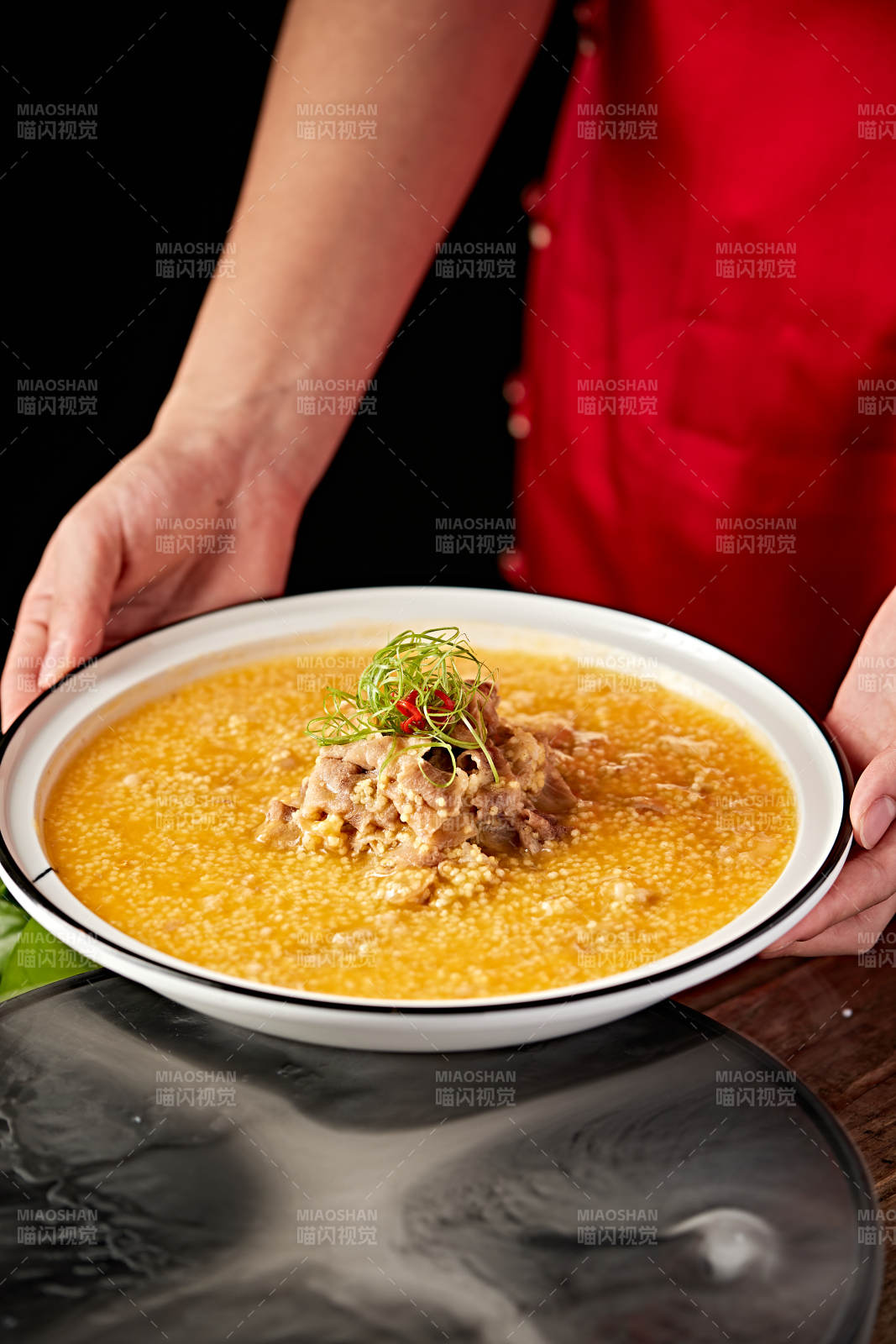 肥牛鮑魚粒滋補金米粥