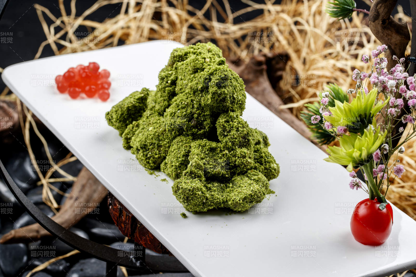 精美凉菜抹茶粉裹牛肉