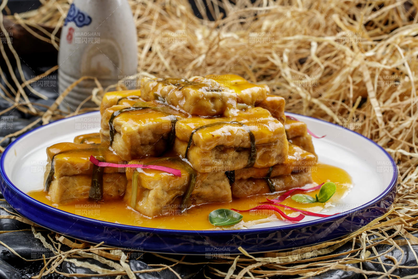 澆汁香炸豆腐盒