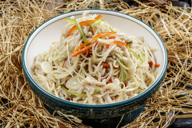 蒜子鸡丝炒金针菇