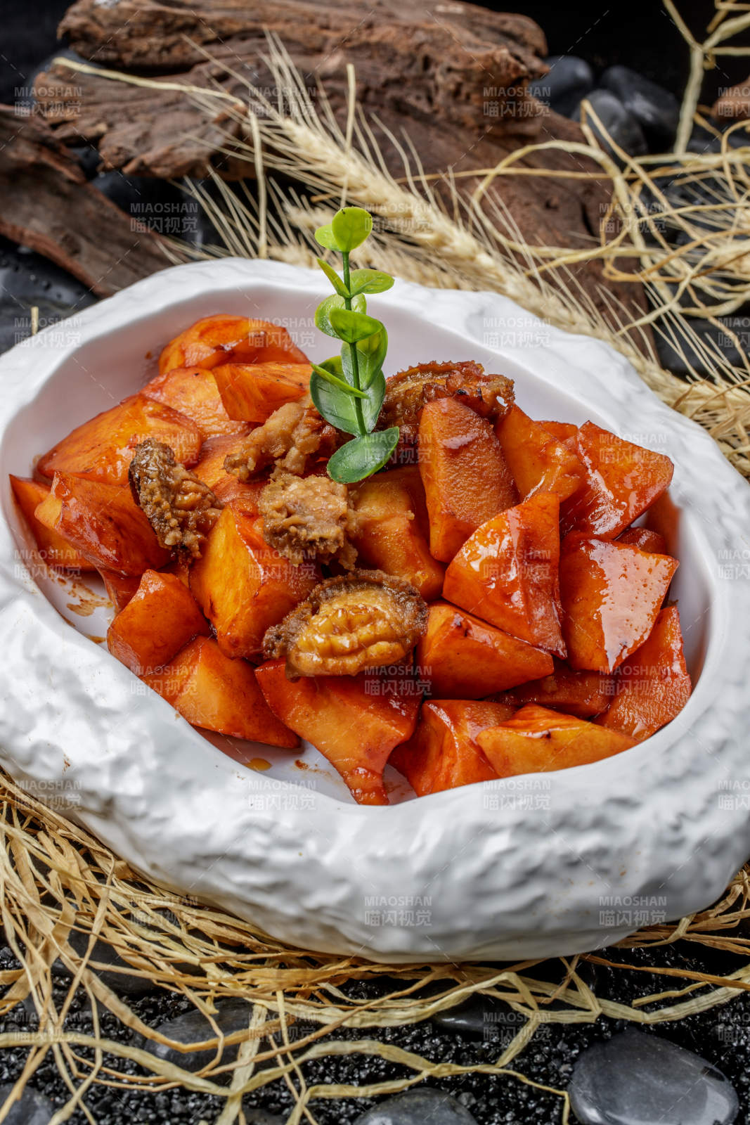 土豆塊燒鮑魚-攝影圖