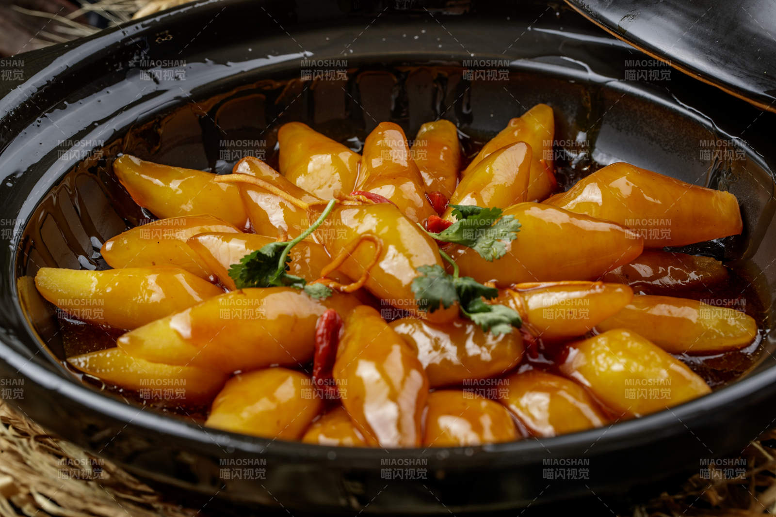 烧过浇汁萝卜煲