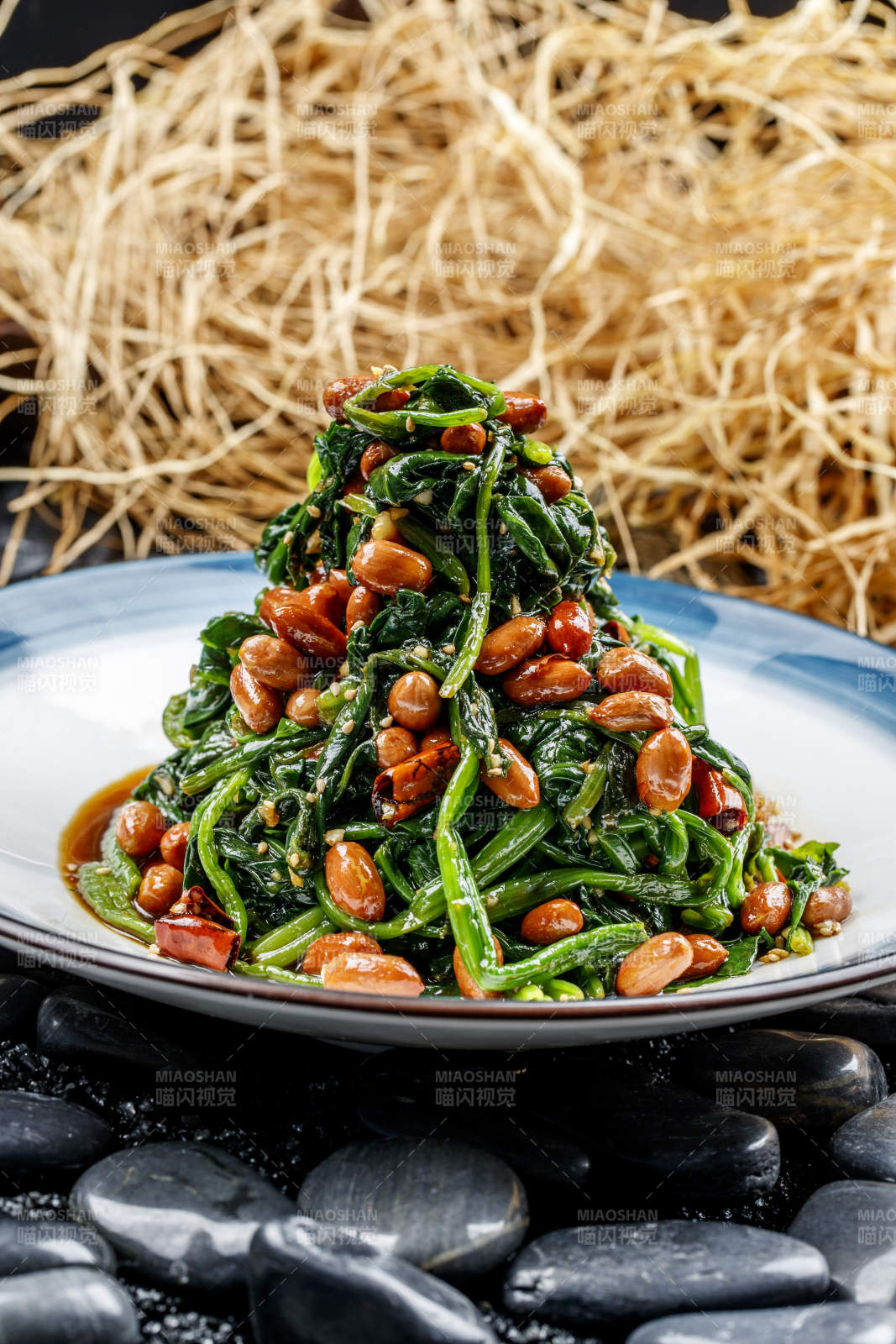 精美涼菜果仁菠菜