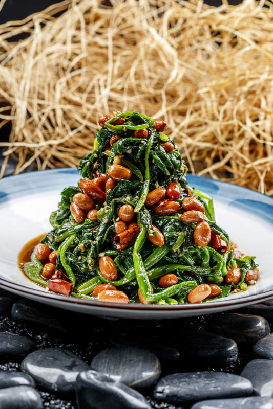 精美涼菜果仁菠菜