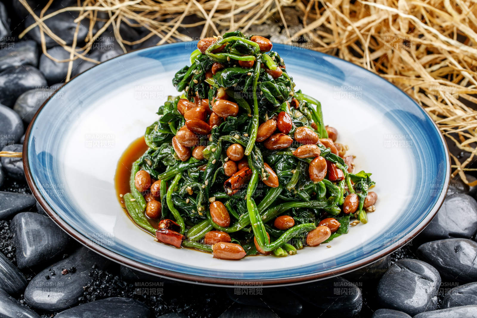 精美涼菜果仁菠菜