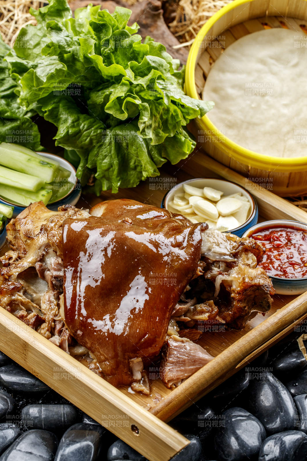 风味烤肘子卷饼