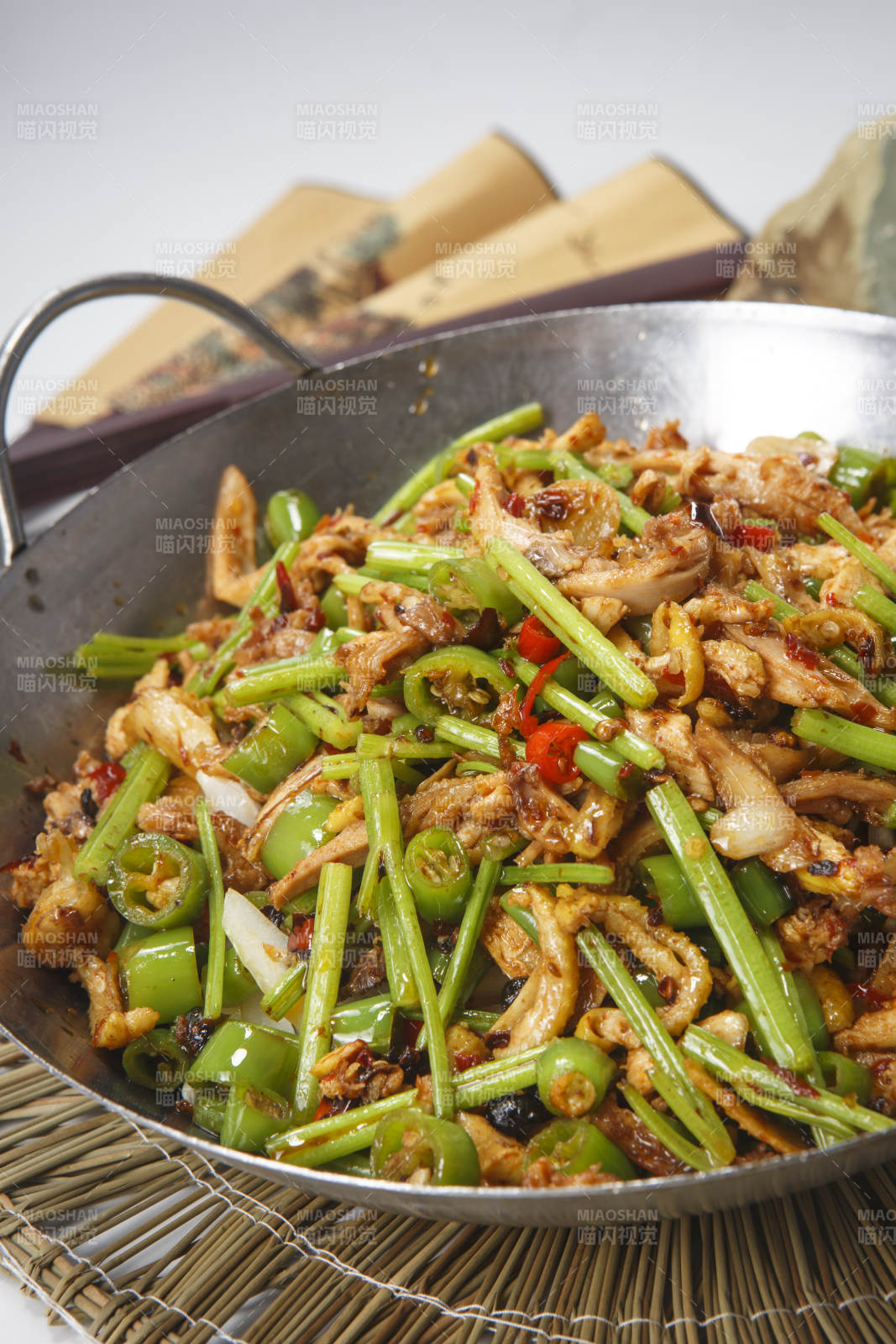 湘味干鍋肉絲月牙骨