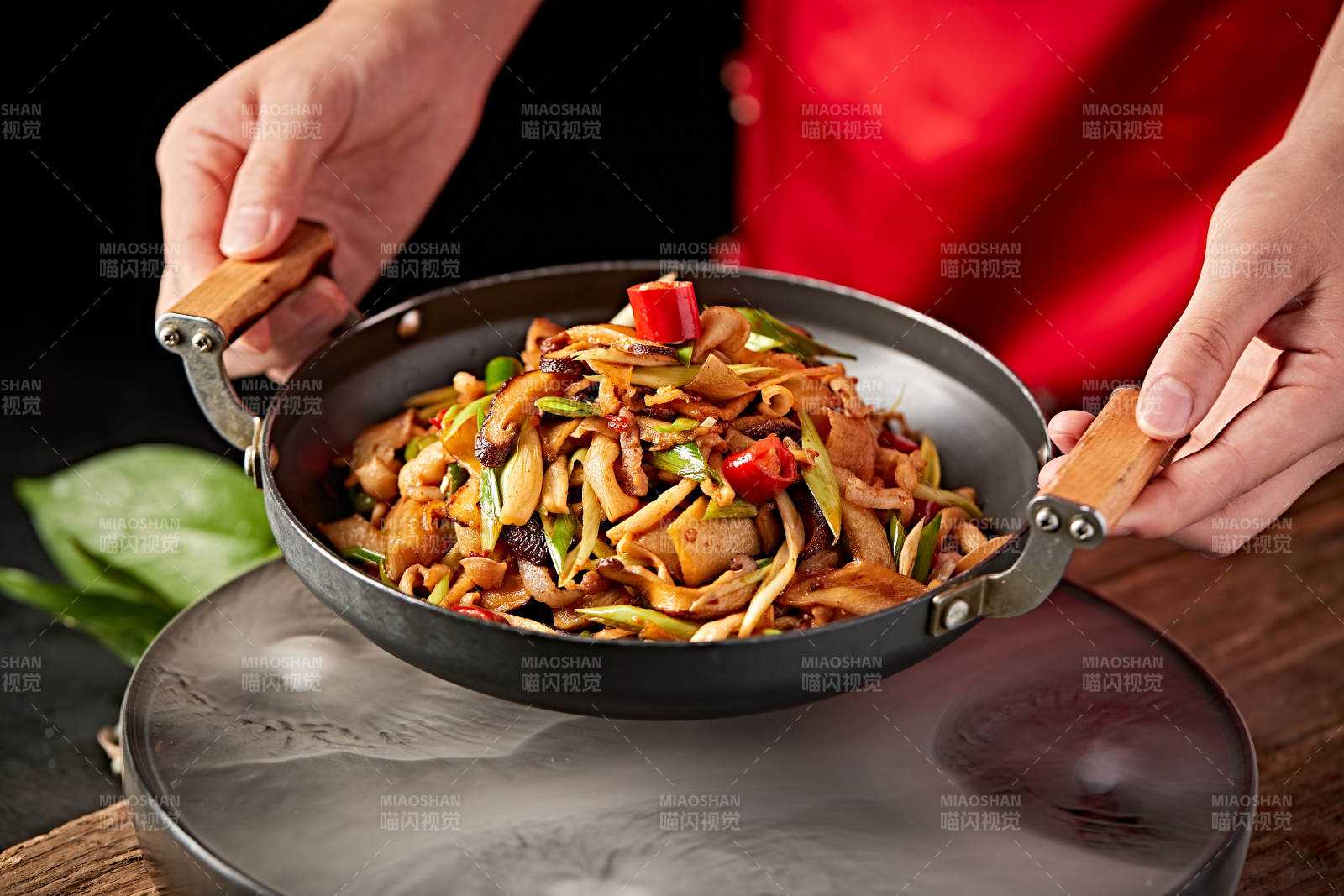 湘味鍋?zhàn)忻捉冯s菌五花肉