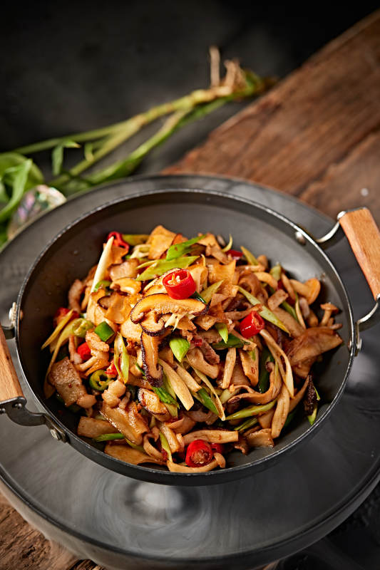 湘味锅仔米椒杂菌五花肉