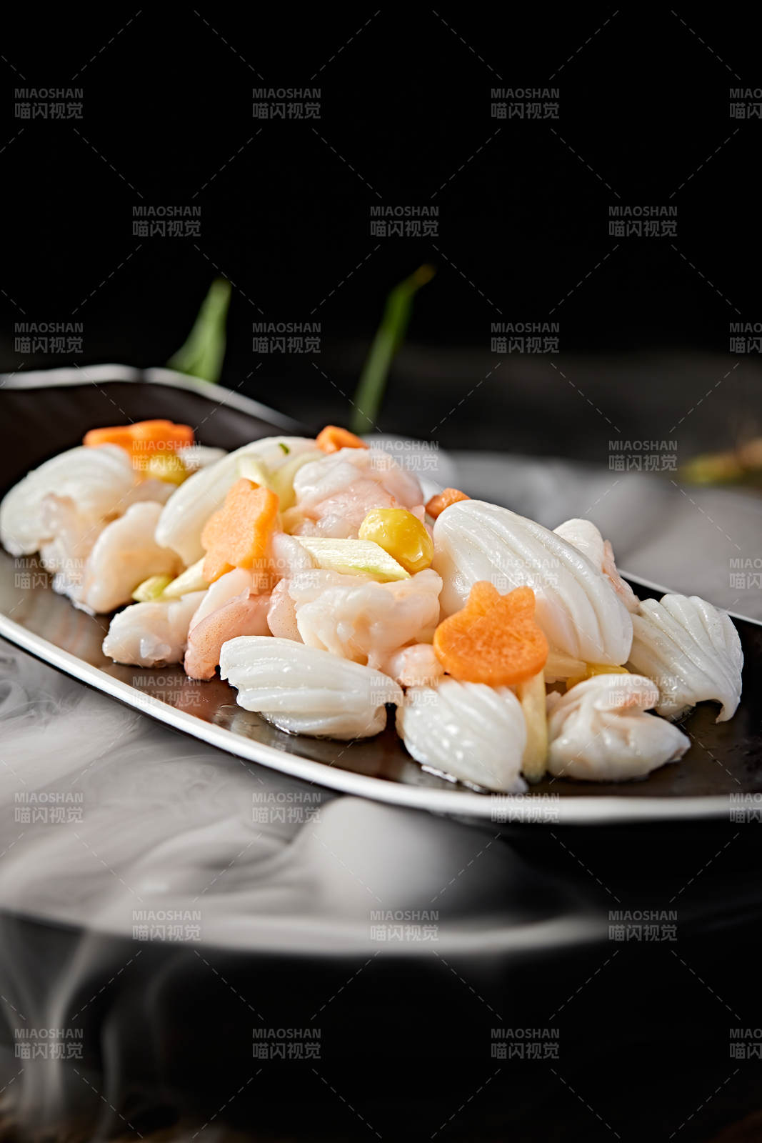 西芹银杏果烩墨鱼大虾仁