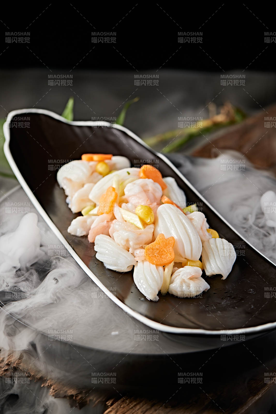 西芹银杏果烩墨鱼大虾仁