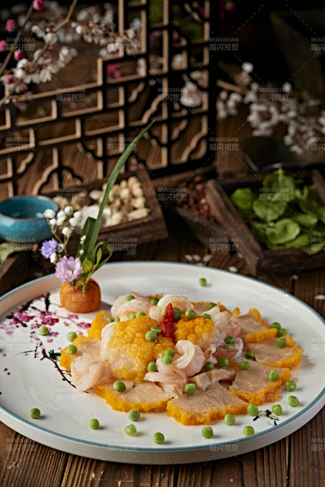 清炒菊花菌大虾仁壳青豆