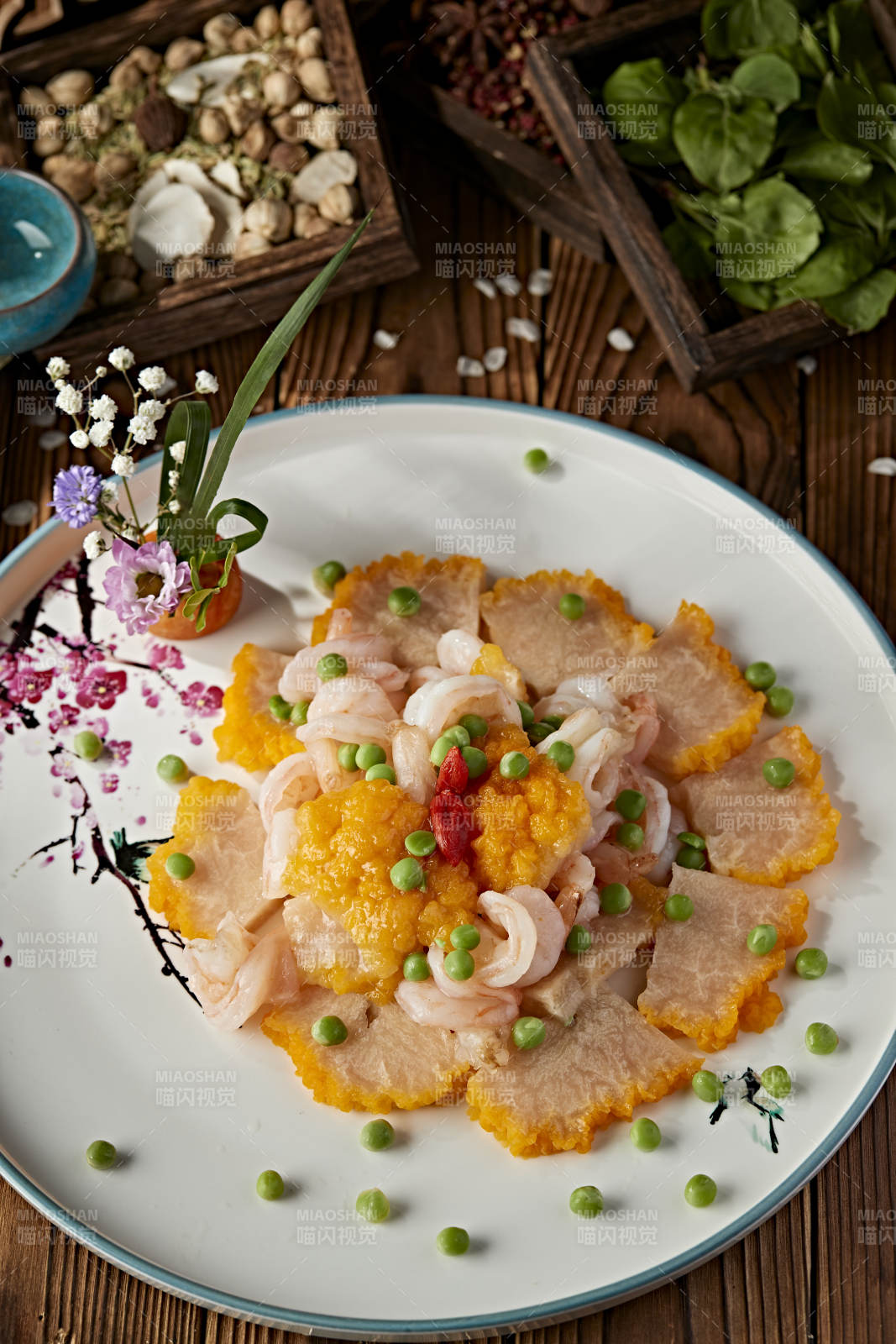 清炒菊花菌大虾仁壳青豆