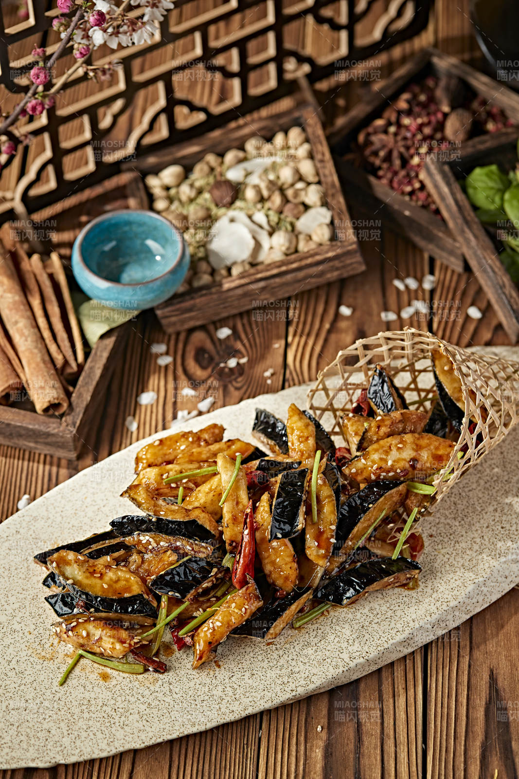 糖醋醬香糖醋風味炸茄子