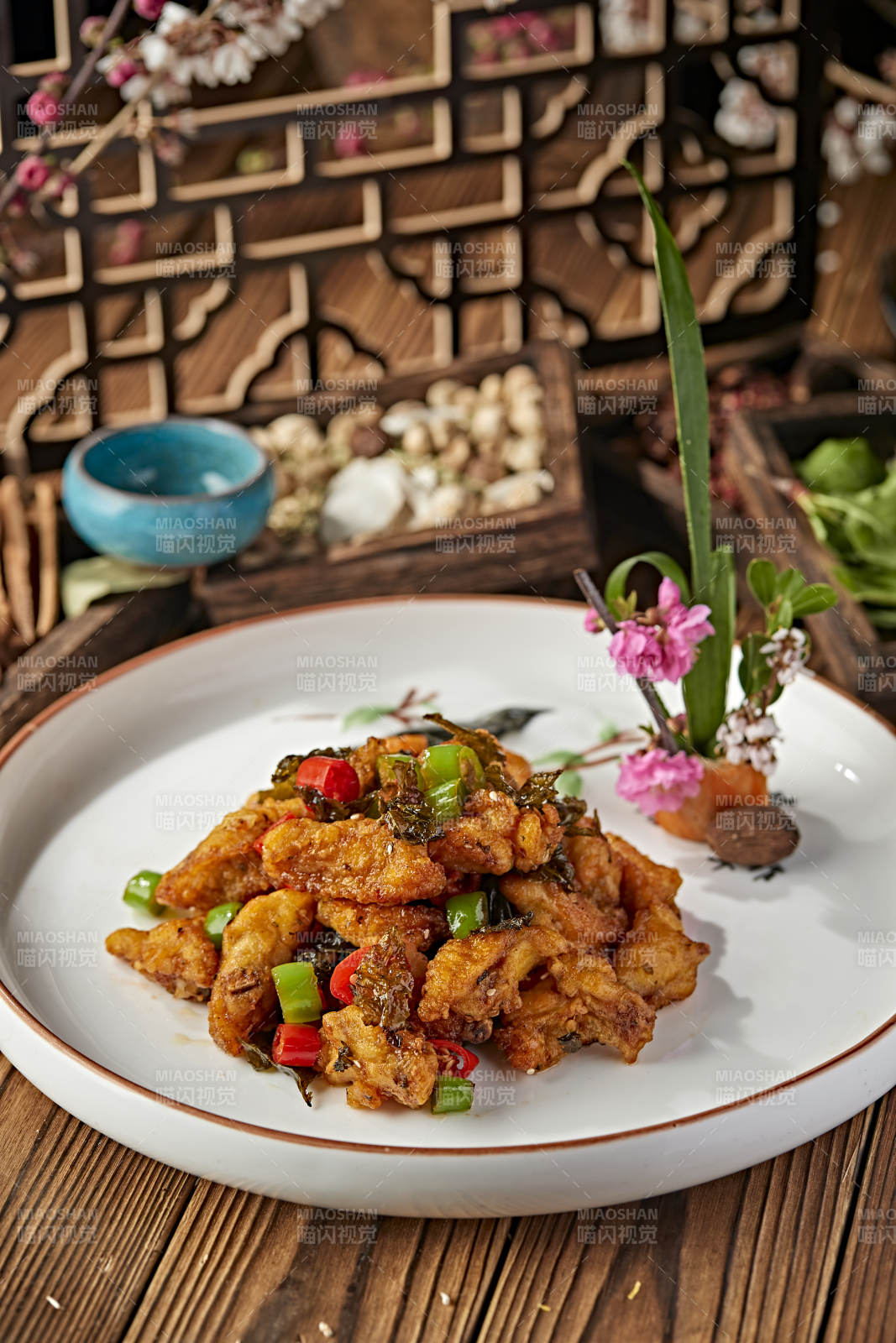 香辣薄荷炒鸡腿肉