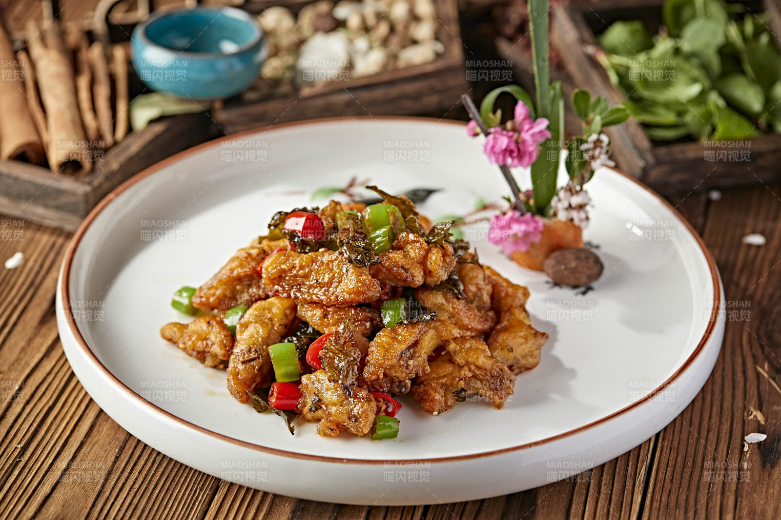 香辣薄荷炒鸡腿肉