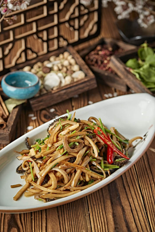 湘味辣椒丝杏鲍菇丝炒毛肚