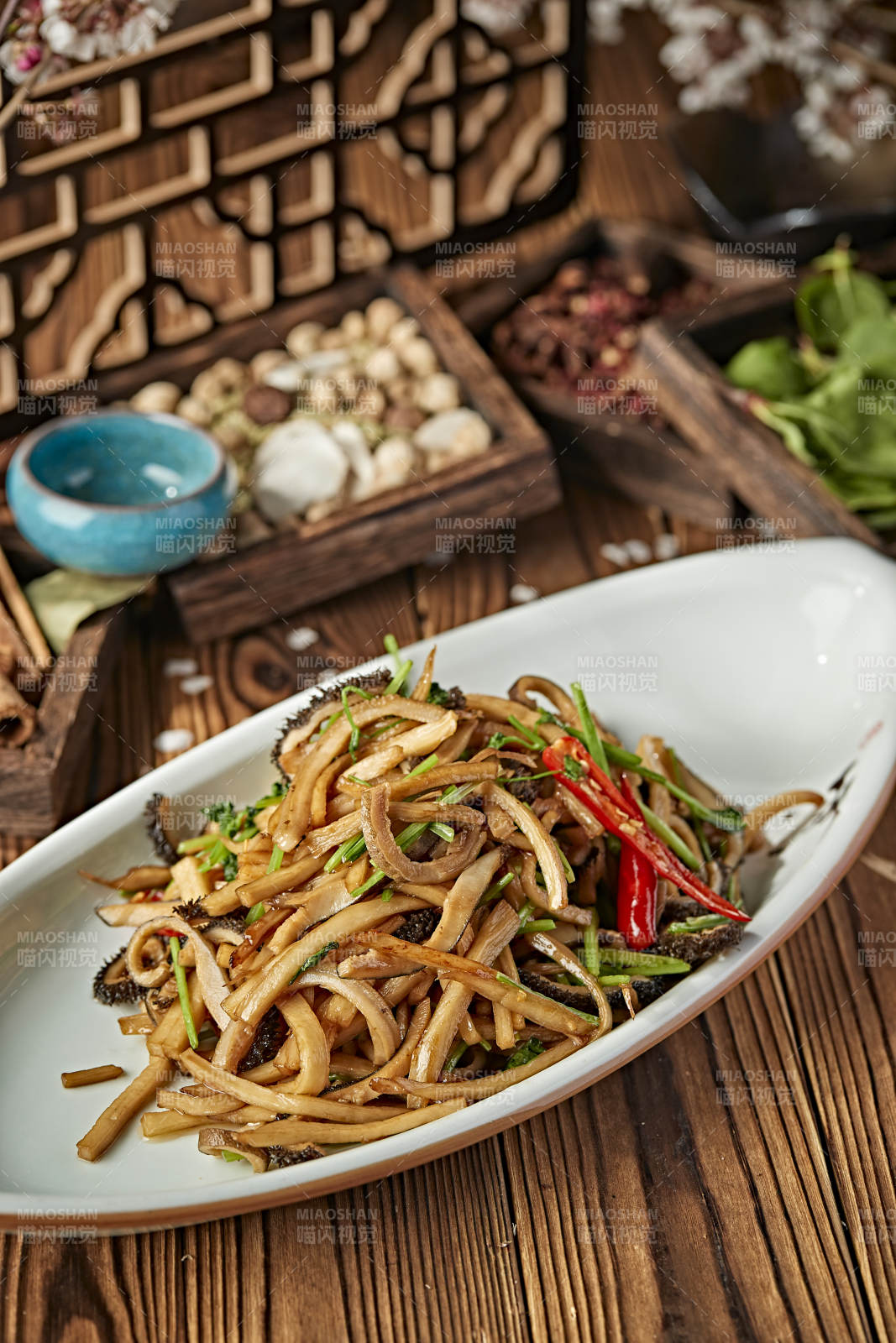 湘味辣椒丝杏鲍菇丝炒毛肚