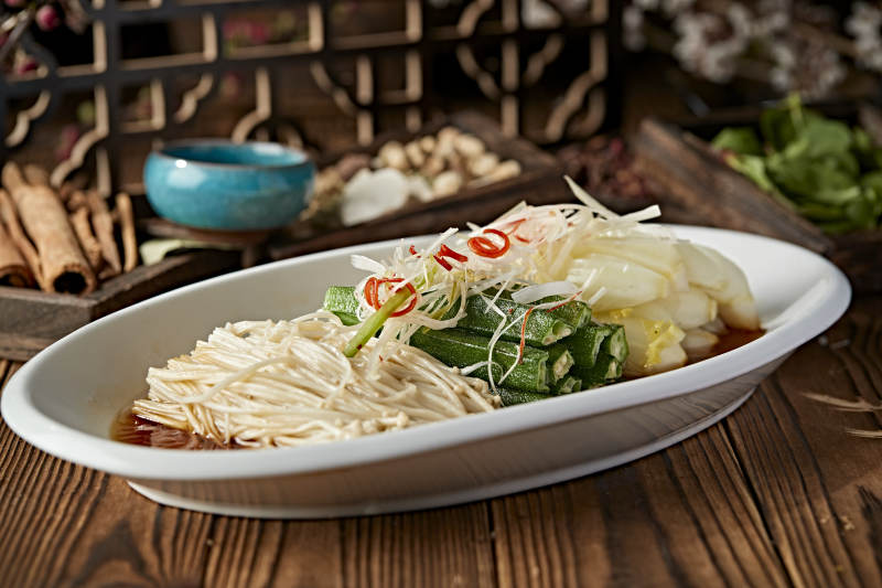 清蒸浇汁秋葵金针菇娃娃菜